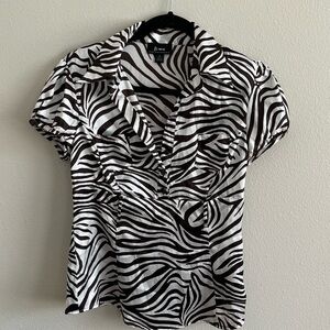 Byer California Black & White Zebra Print Short Sleeve Blouse Size M